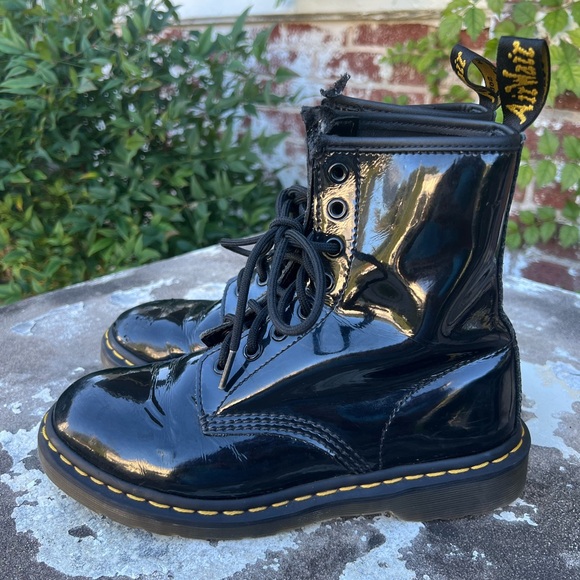 Dr. Martens Shoes Doc Martens Airwair 46w 8eye Combat Boots Black